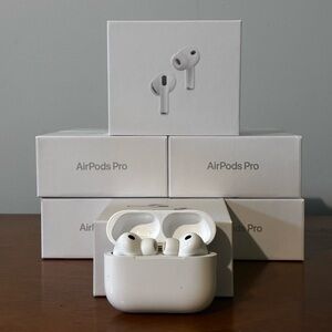 Apple AirPods Pro 3 with White Charging Case